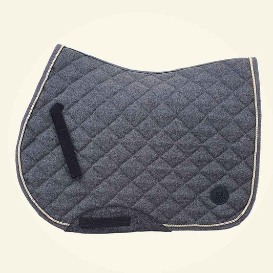 <tc>Saddle pad</tc>  <tc>Classic</tc> jump, made of 100% wool