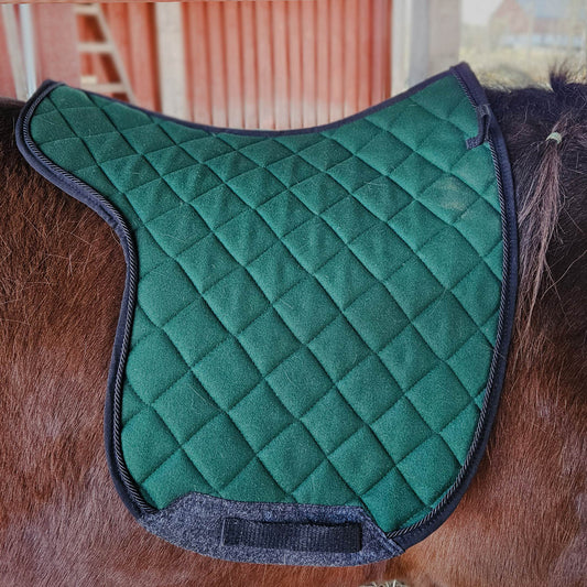 <tc>English saddle pad, 100% wool</tc>